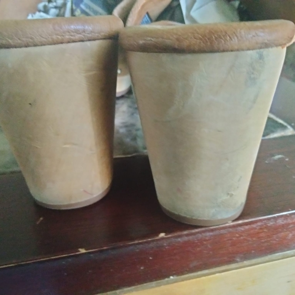 Mules UGG size 7 W - Picture 6 of 6